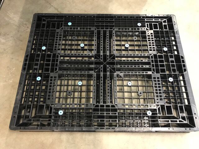 Pallet nhựa kích thước 1400x1100x150